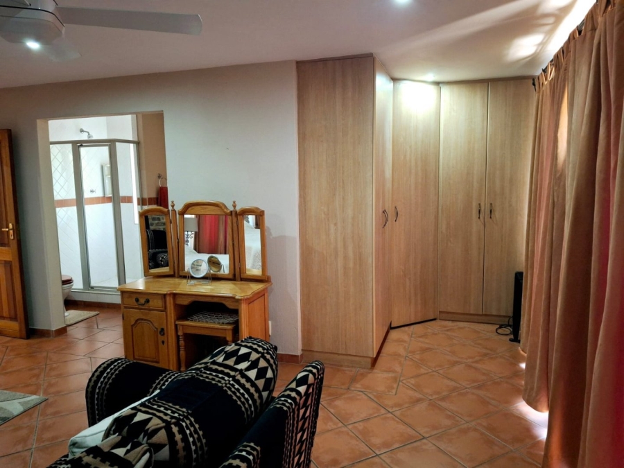 4 Bedroom Property for Sale in Boschenvaal River Front Lodges Free State